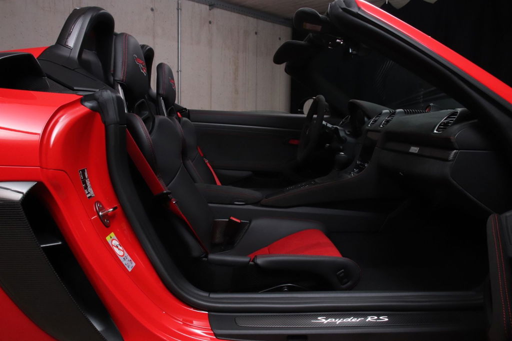 Porsche 718 Spyder RS