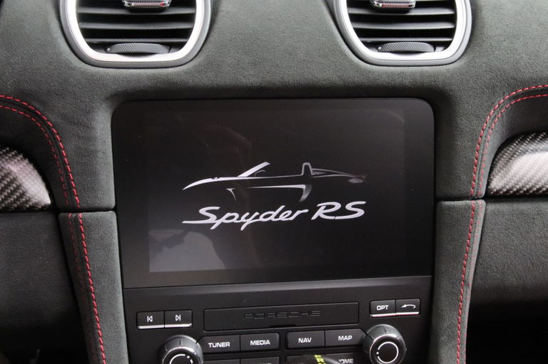 Porsche 718 Spyder RS