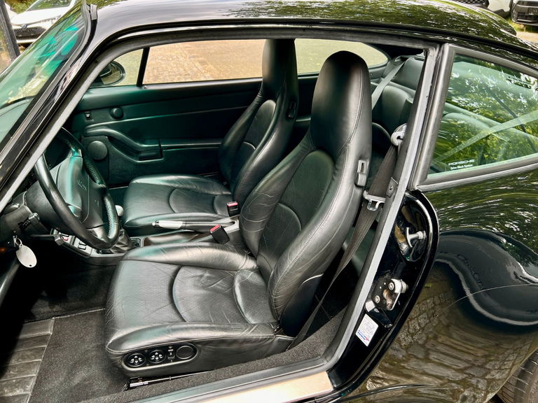 Porsche 993 Carrera 4S