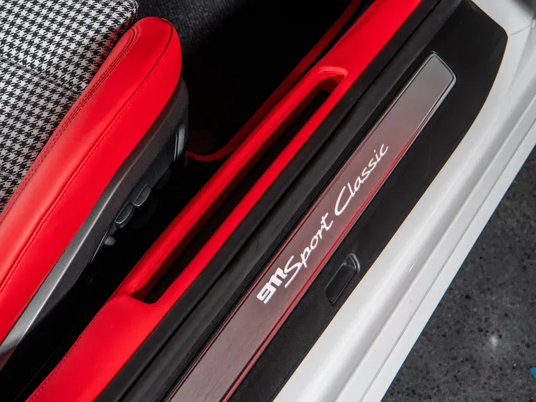 Porsche 992 Sport Classic