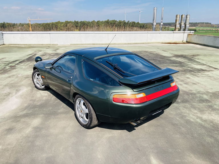 Porsche 928 GTS