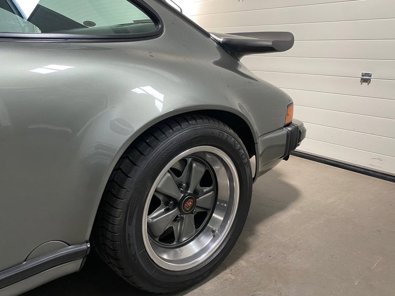Porsche 911 Carrera 3.2