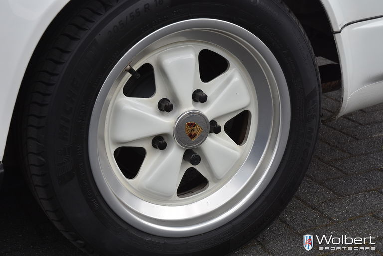 Porsche 911 Carrera 3.2 (US)