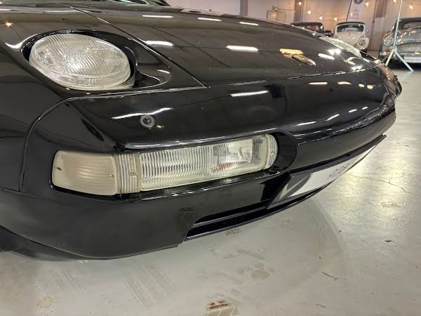Porsche 928 S4