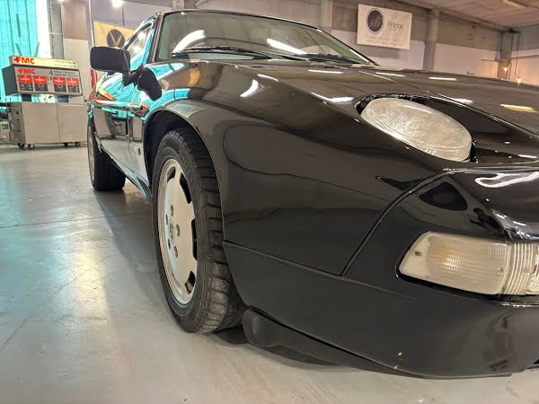 Porsche 928 S4