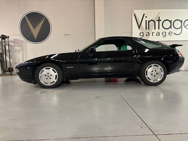 Porsche 928 S4