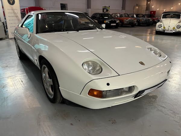 Porsche 928 S4