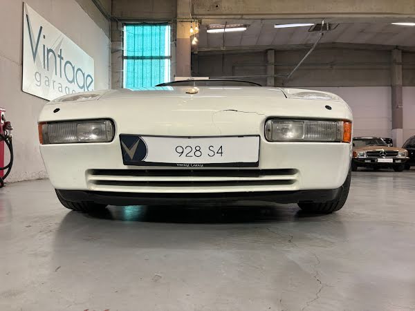 Porsche 928 S4