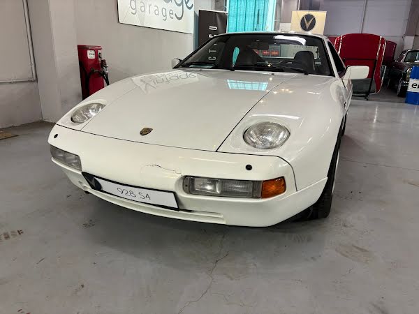 Porsche 928 S4