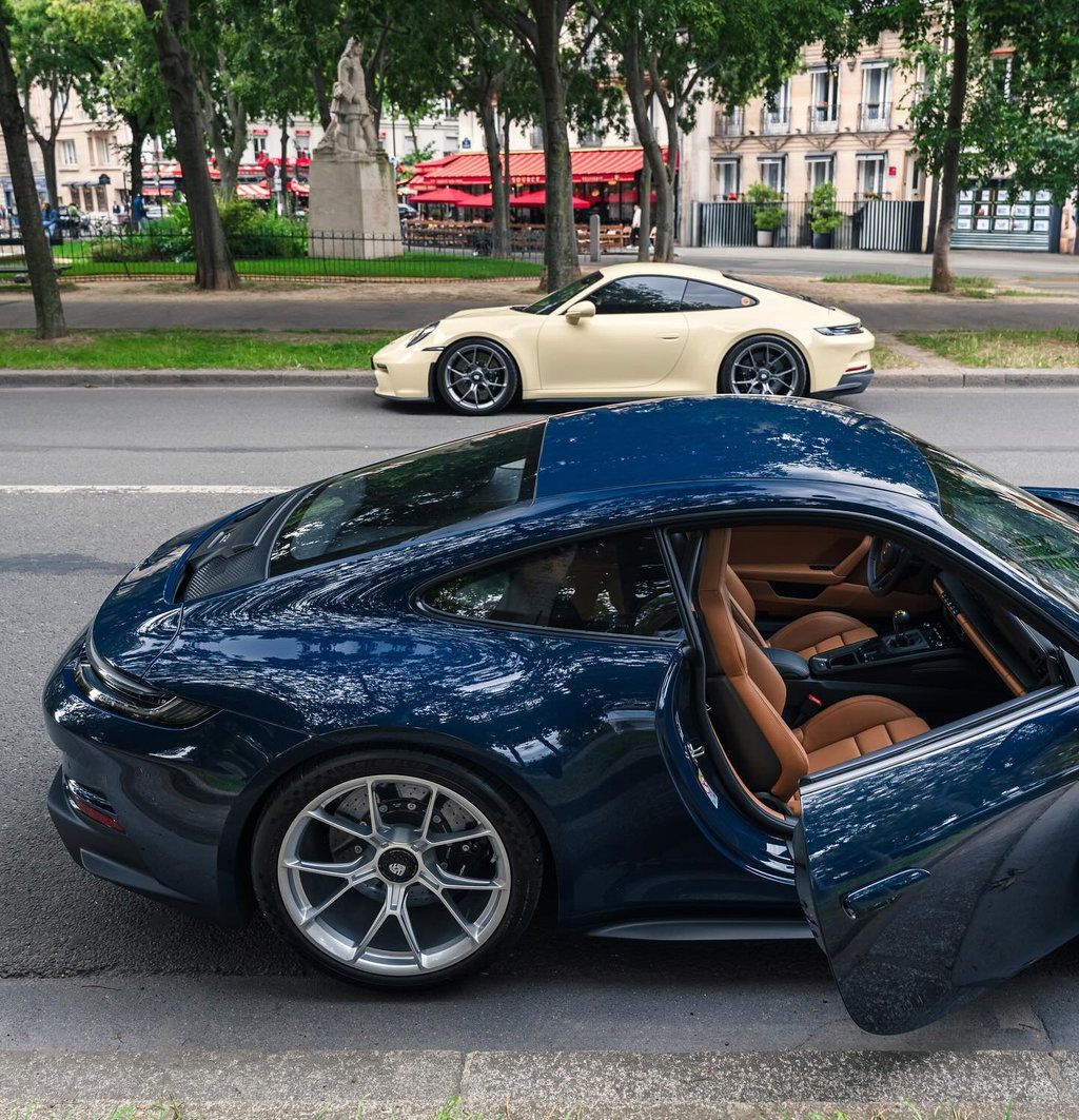 Porsche 992 GT3 Touring
