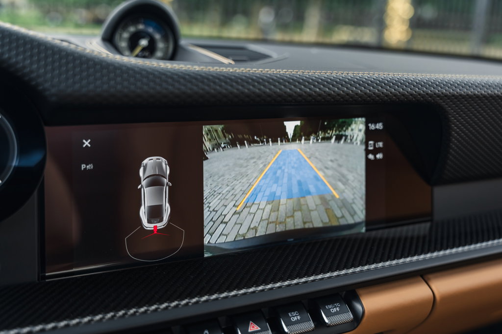 Porsche 992 GT3 Touring