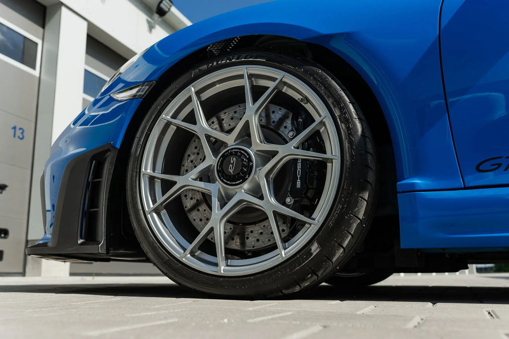 Porsche 718 Cayman GT4 RS