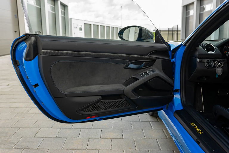 Porsche 718 Cayman GT4 RS