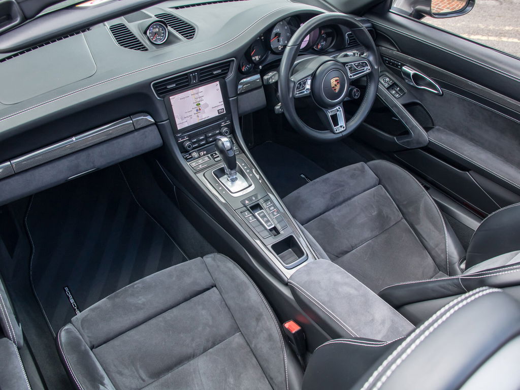 Porsche 991.2 Carrera GTS