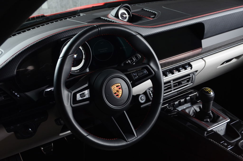 Porsche 992 GT3 Touring