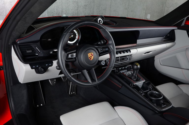 Porsche 992 GT3 Touring