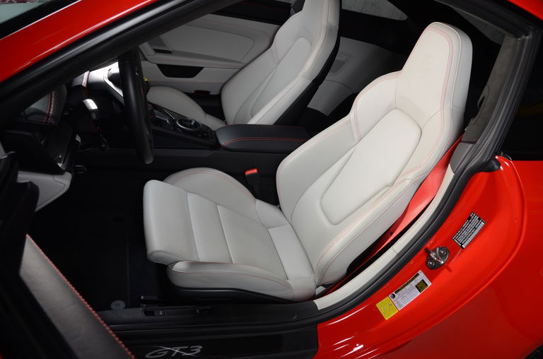 Porsche 992 GT3 Touring