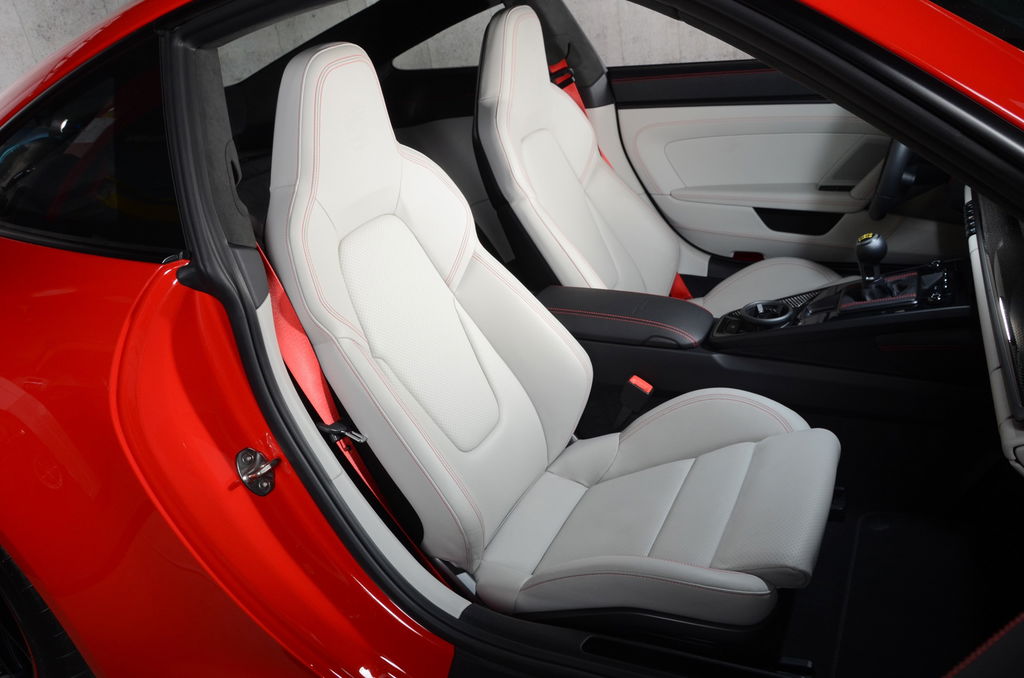 Porsche 992 GT3 Touring