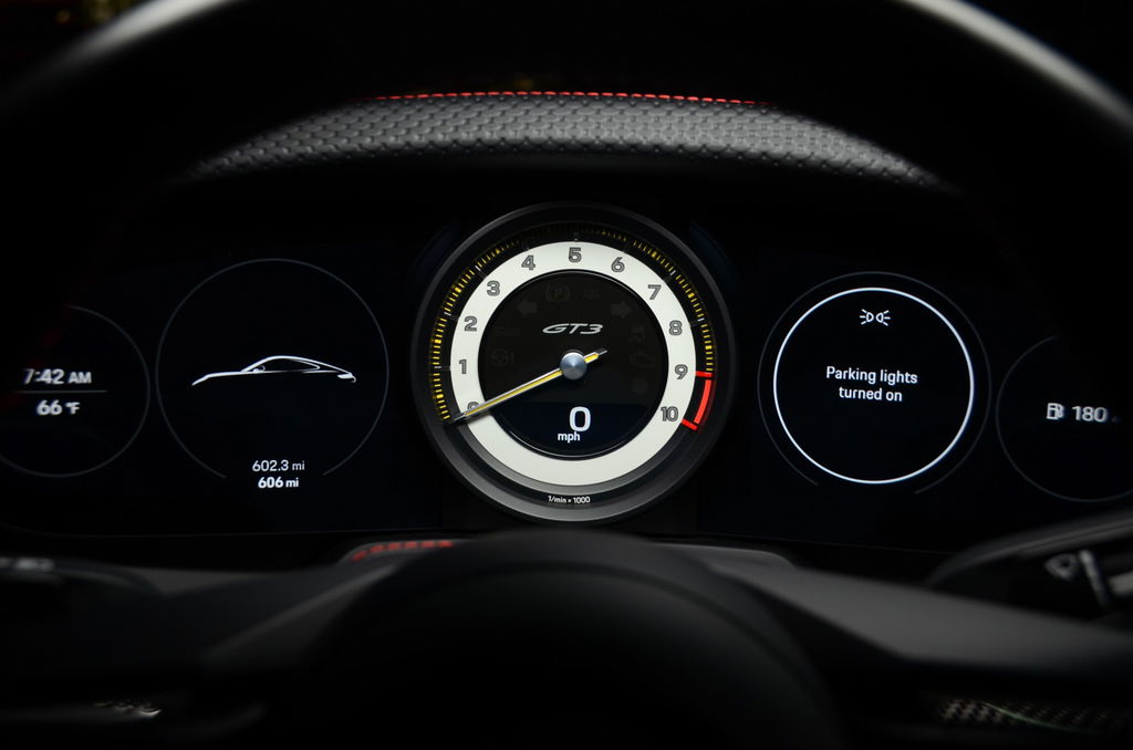 Porsche 992 GT3 Touring