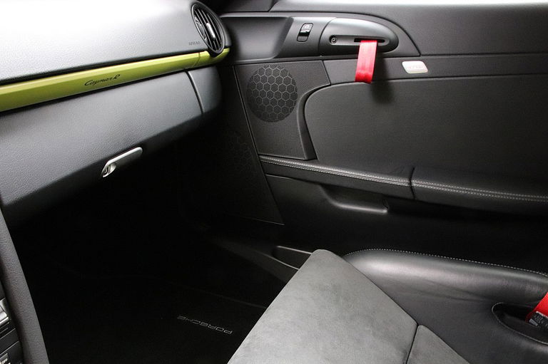 Porsche 987 Cayman R