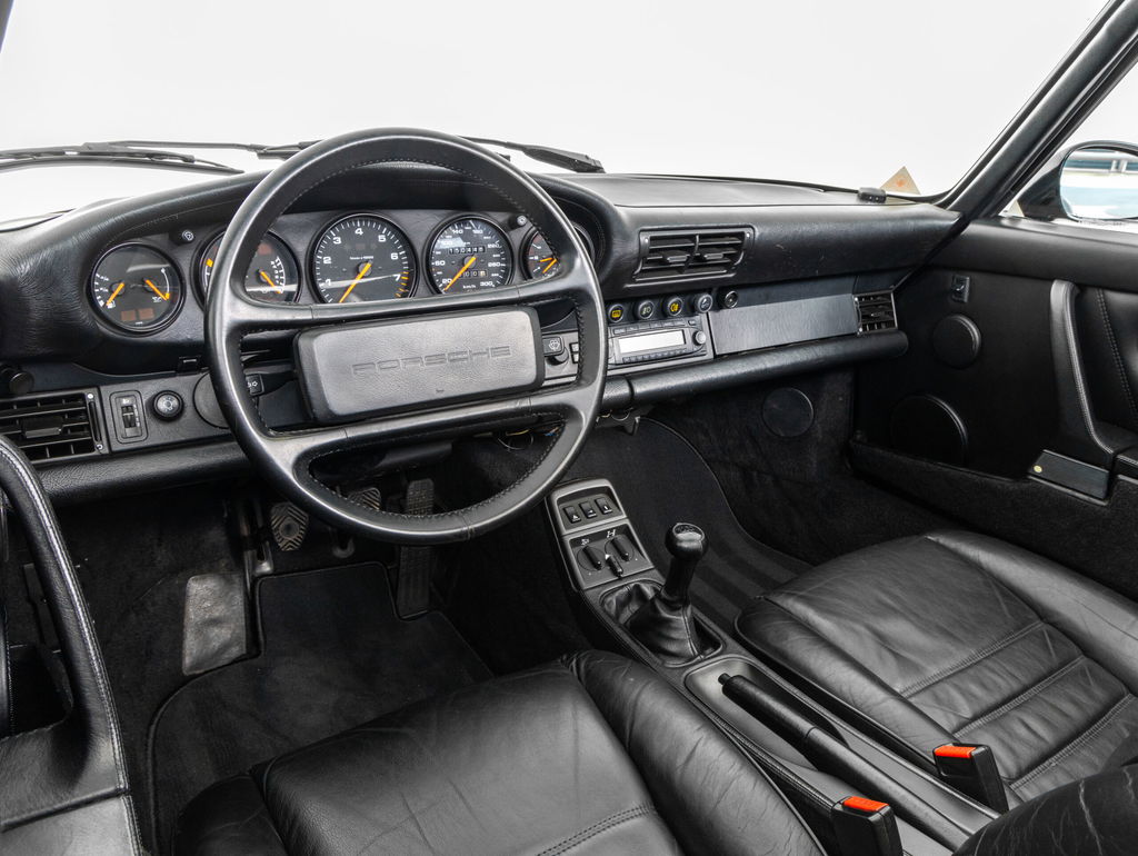 Porsche 964 Carrera 4