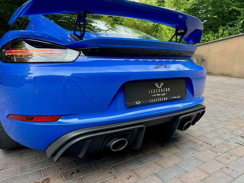 Porsche 718 Cayman GT4