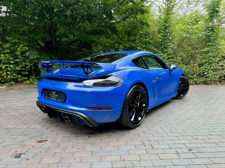 Porsche 718 Cayman GT4