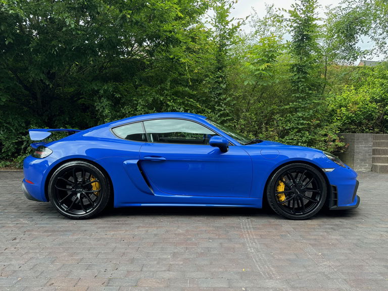Porsche 718 Cayman GT4