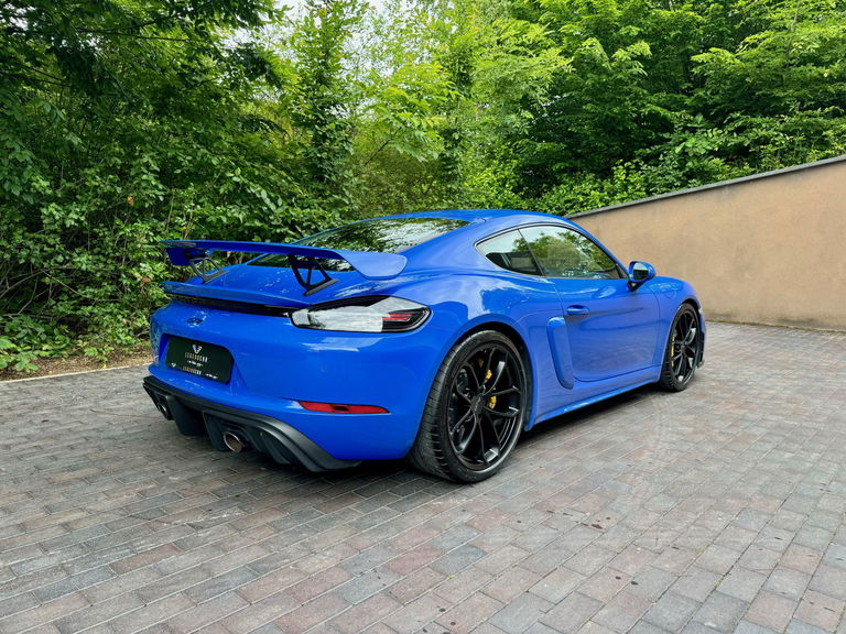 Porsche 718 Cayman GT4