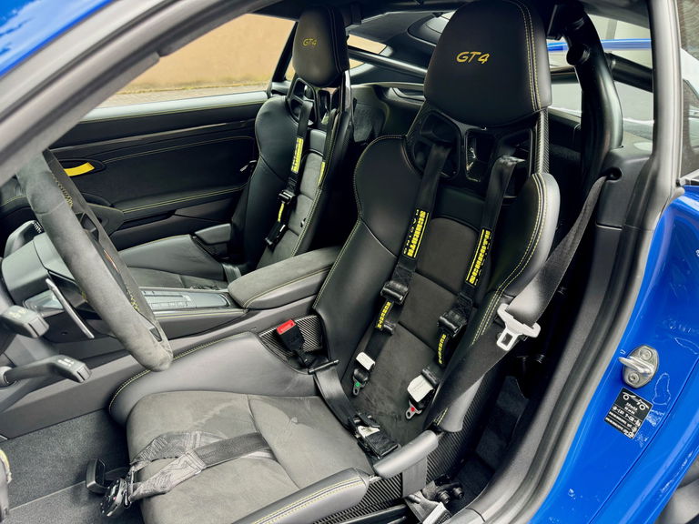 Porsche 718 Cayman GT4