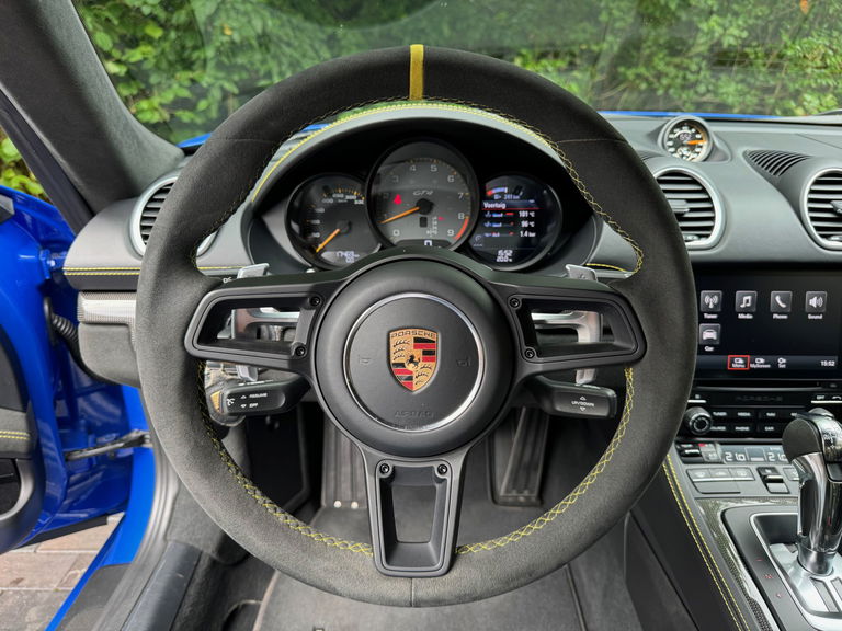 Porsche 718 Cayman GT4