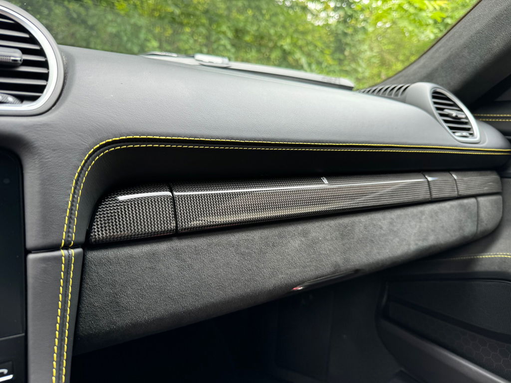 Porsche 718 Cayman GT4