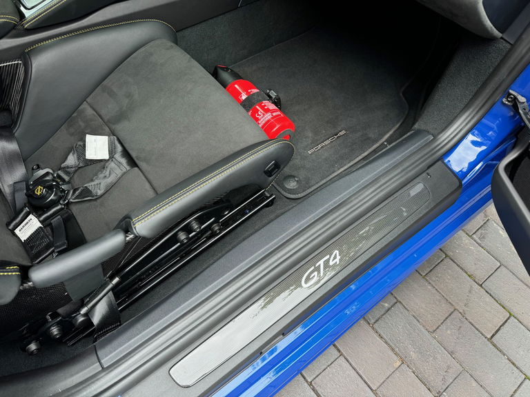 Porsche 718 Cayman GT4