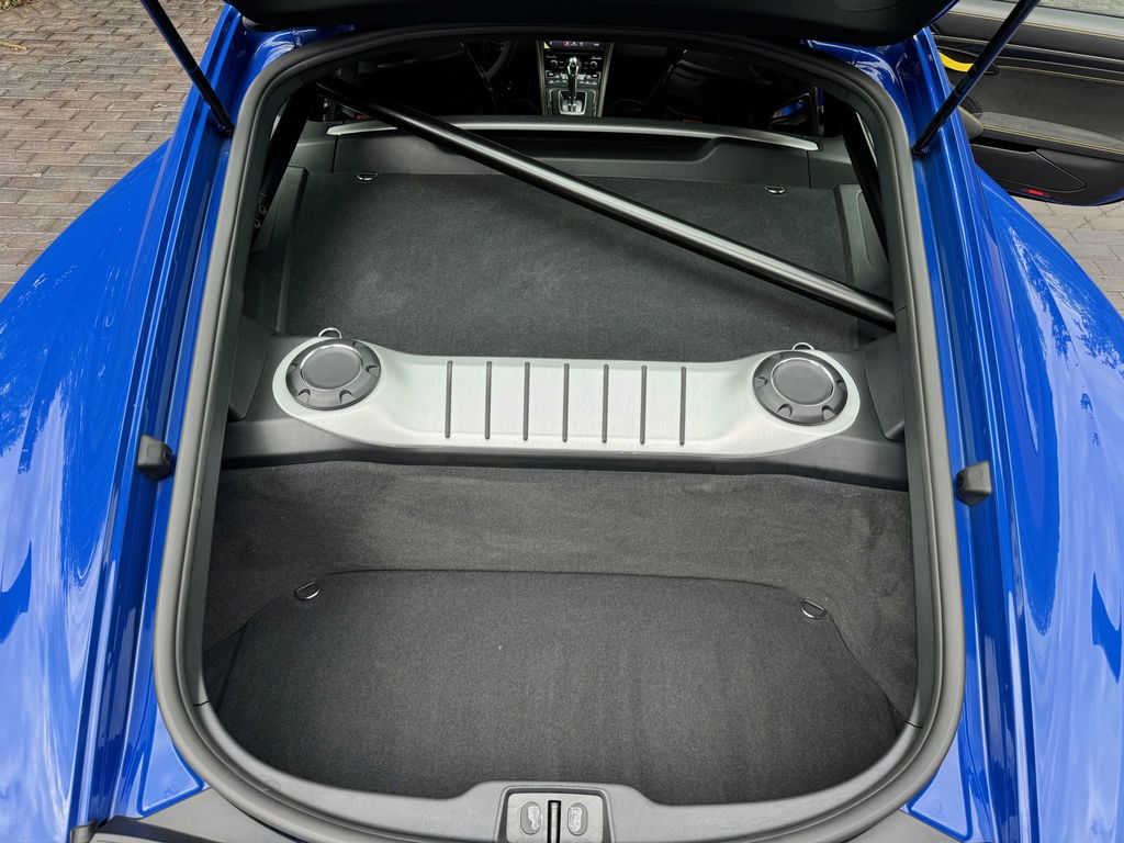 Porsche 718 Cayman GT4