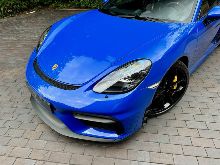 Porsche 718 Cayman GT4