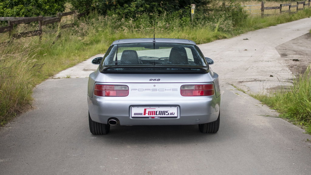 Porsche 968