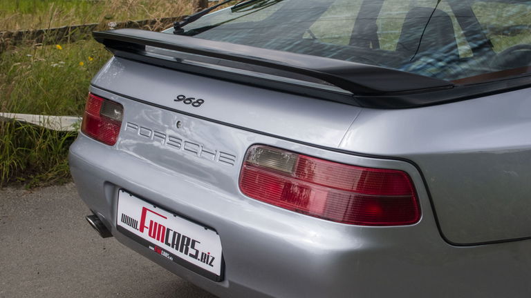 Porsche 968