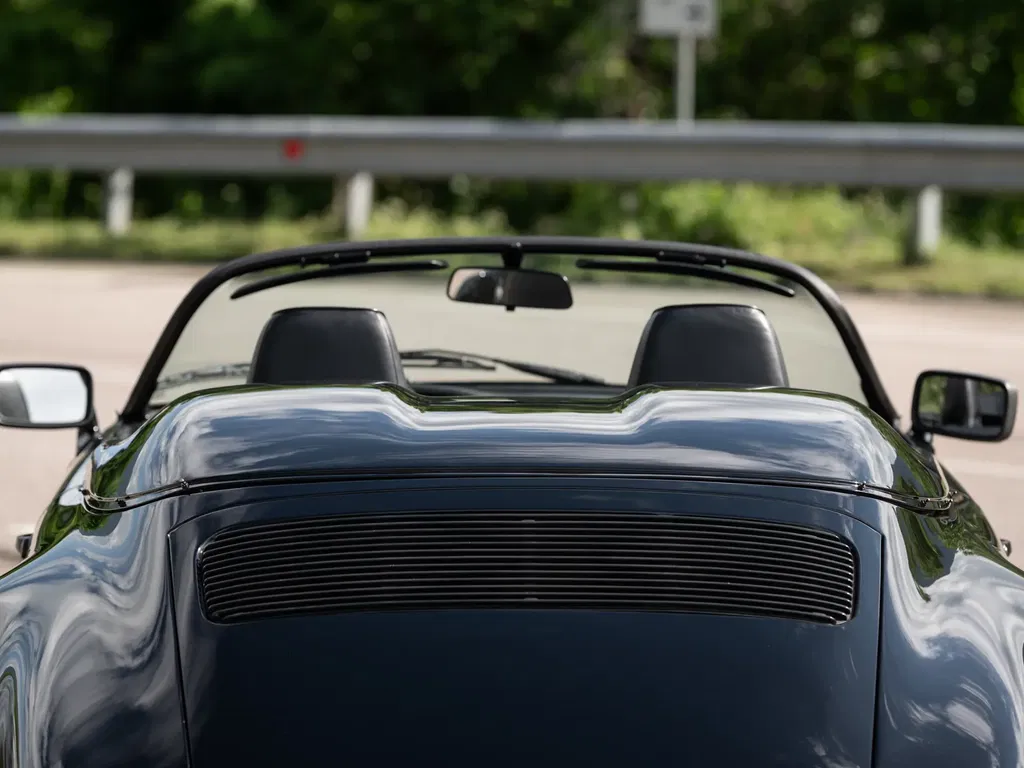 Porsche 911 Carrera 3.2 Speedster