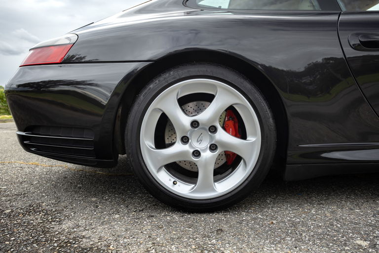 Porsche 996 Carrera 4S