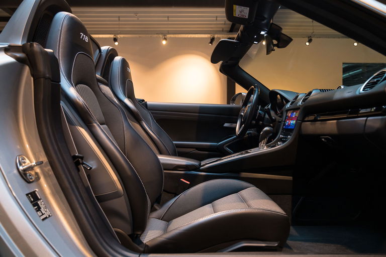 Porsche 718 Boxster T