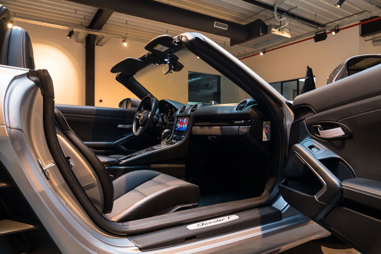 Porsche 718 Boxster T