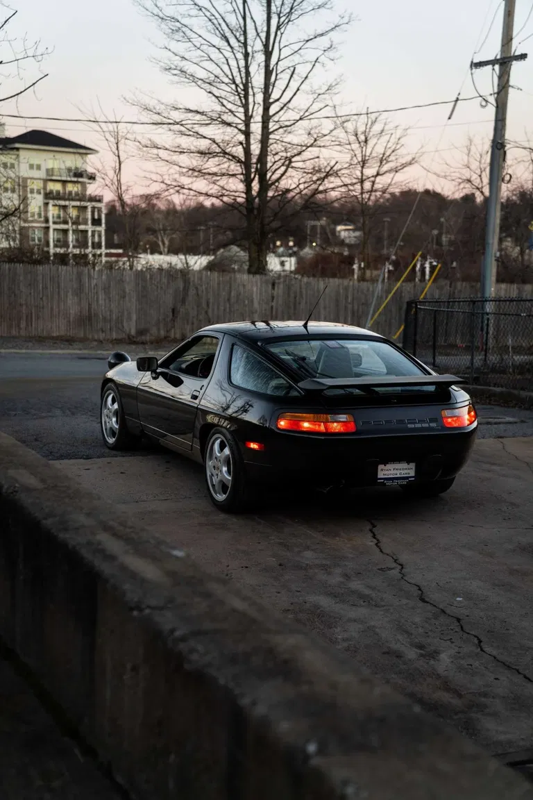 Porsche 928 S4 – Buyer’s Guide