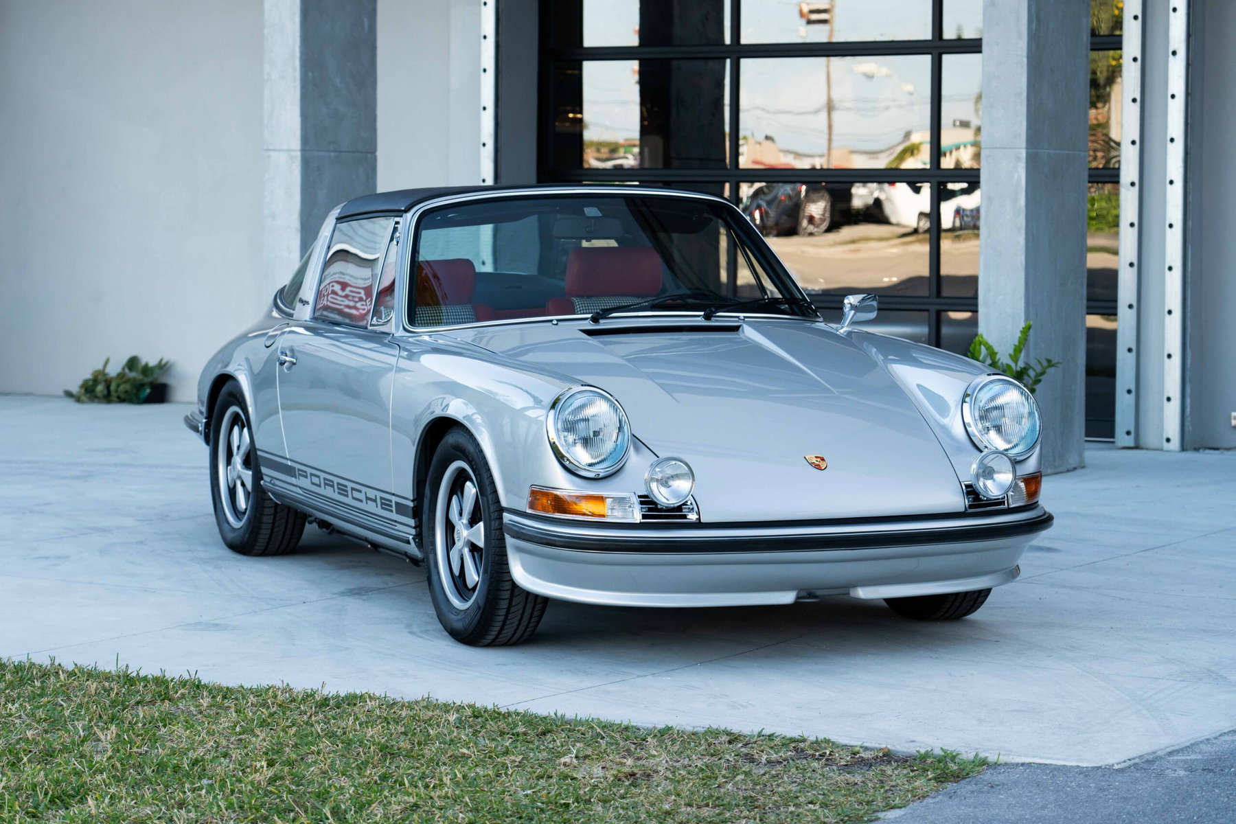Porsche 911 S (F-Modell) 1972 - elferspot.com - Marketplace for