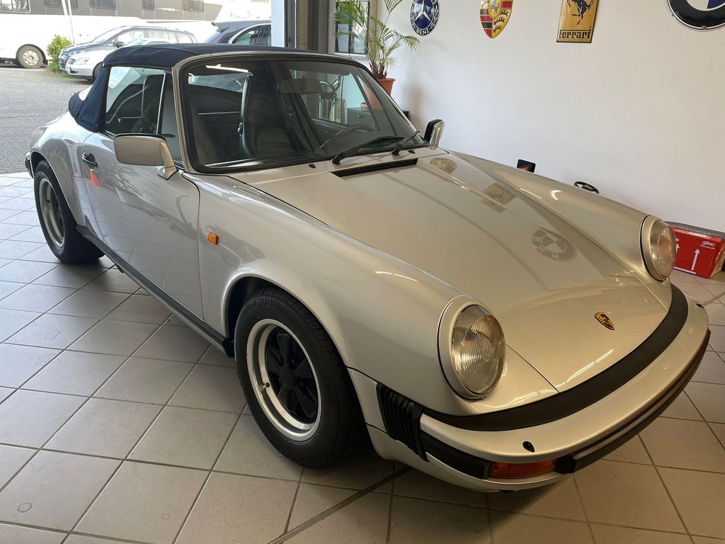 Porsche 911 Carrera 3.2