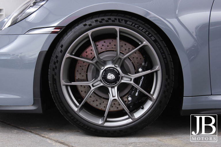 Porsche 992 GT3 Touring