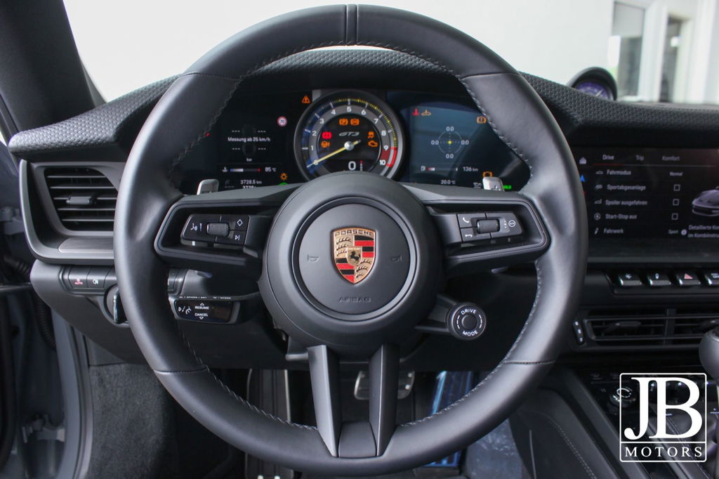 Porsche 992 GT3 Touring