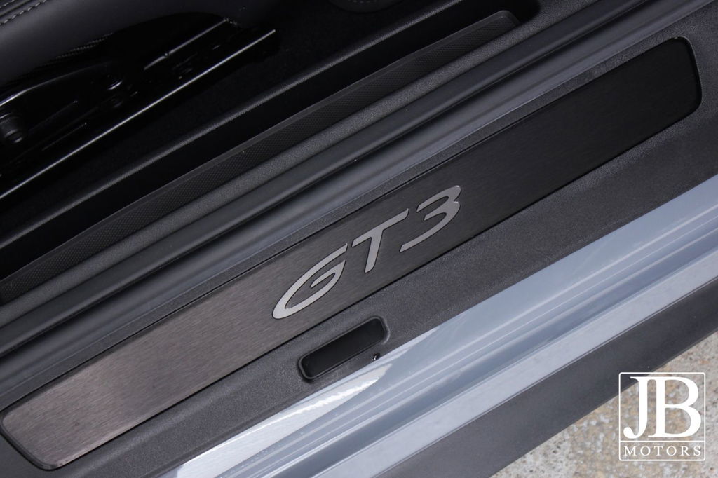 Porsche 992 GT3 Touring