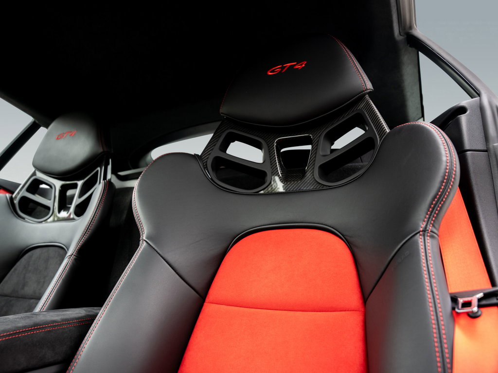 Porsche 718 Cayman GT4