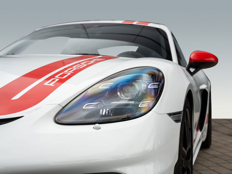 Porsche 718 Cayman GT4