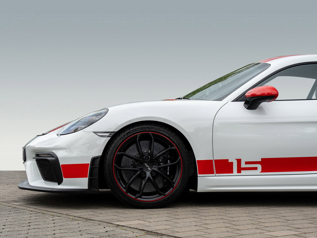 Porsche 718 Cayman GT4